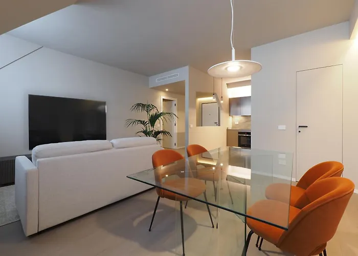 Duomo Luxury Xii 아파트 *